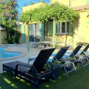 https://maison-a-100-metre-de-la-plage.fr-provencehotel.com